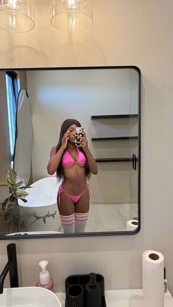 ꧁•⊹٭𝙿𝚘𝚙𝚙𝚢 𝙲𝚘𝚡٭⊹•꧂ tweet media