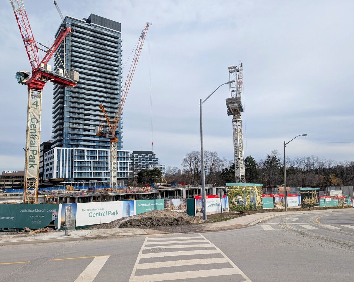 Urban_Toronto's tweet image. Since UrbanToronto’s previous update from February, 2026, construction continues to advance on Phase 2 of The Residences at Central Park from @amexon. urbantoronto.ca/news/2026/03/w…