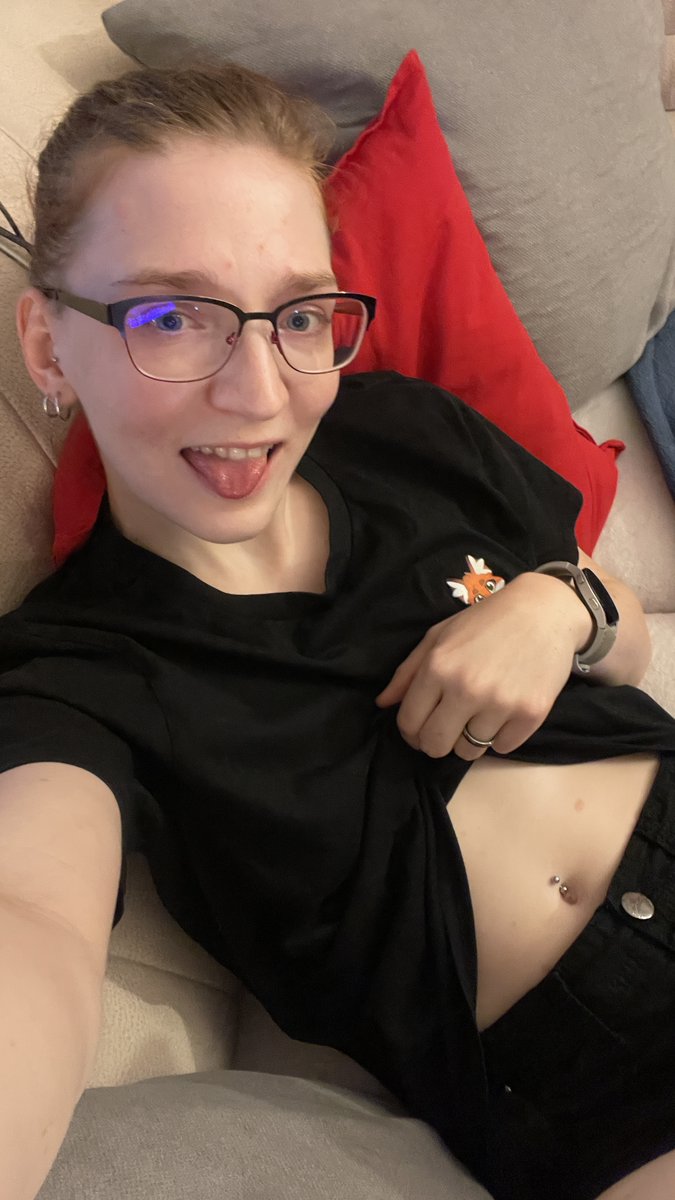 FinaFoxy tweet media