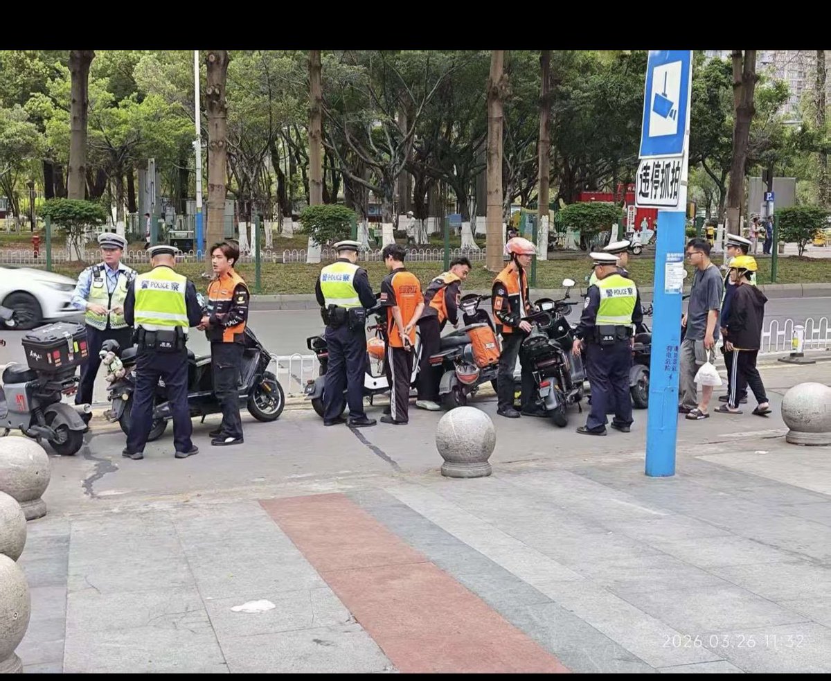 李老师不是你老师 tweet media