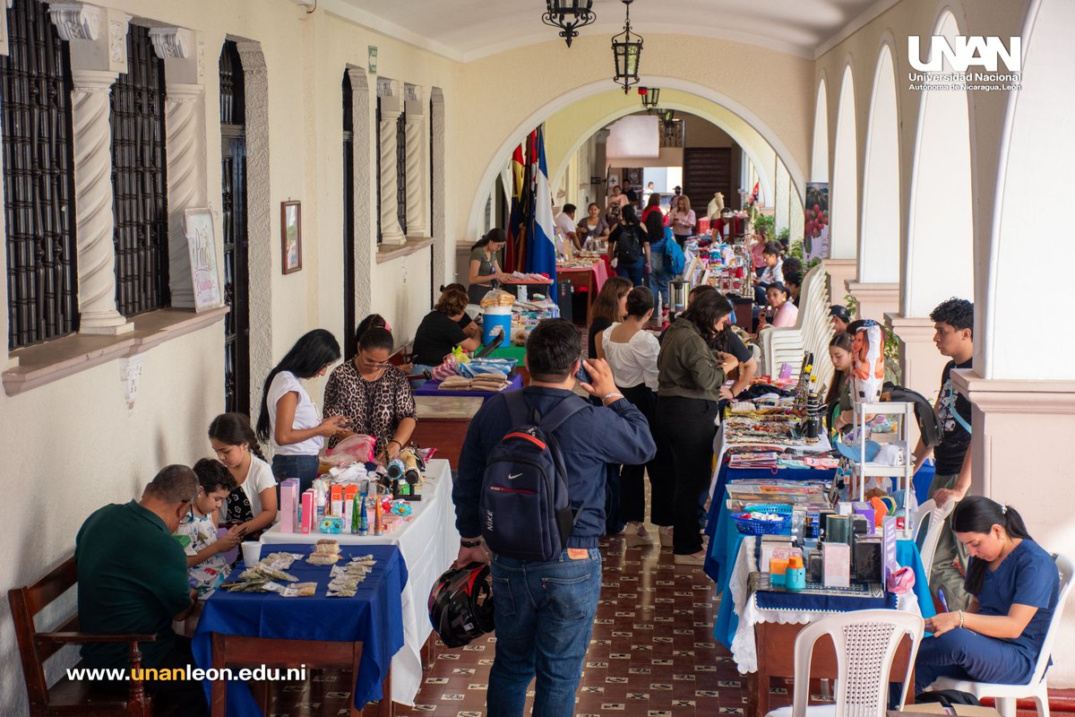 unanleon's tweet photo. Estudiantes, docentes y emprendedores se dieron cita este viernes 27 de marzo en la Feria de Emprendimiento, con el objetivo de fomentar la innovación, impulsando ideas de negocio y fortaleciendo las habilidades de nuestros emprendedores. https://t.co/ZL8DGAoXHe