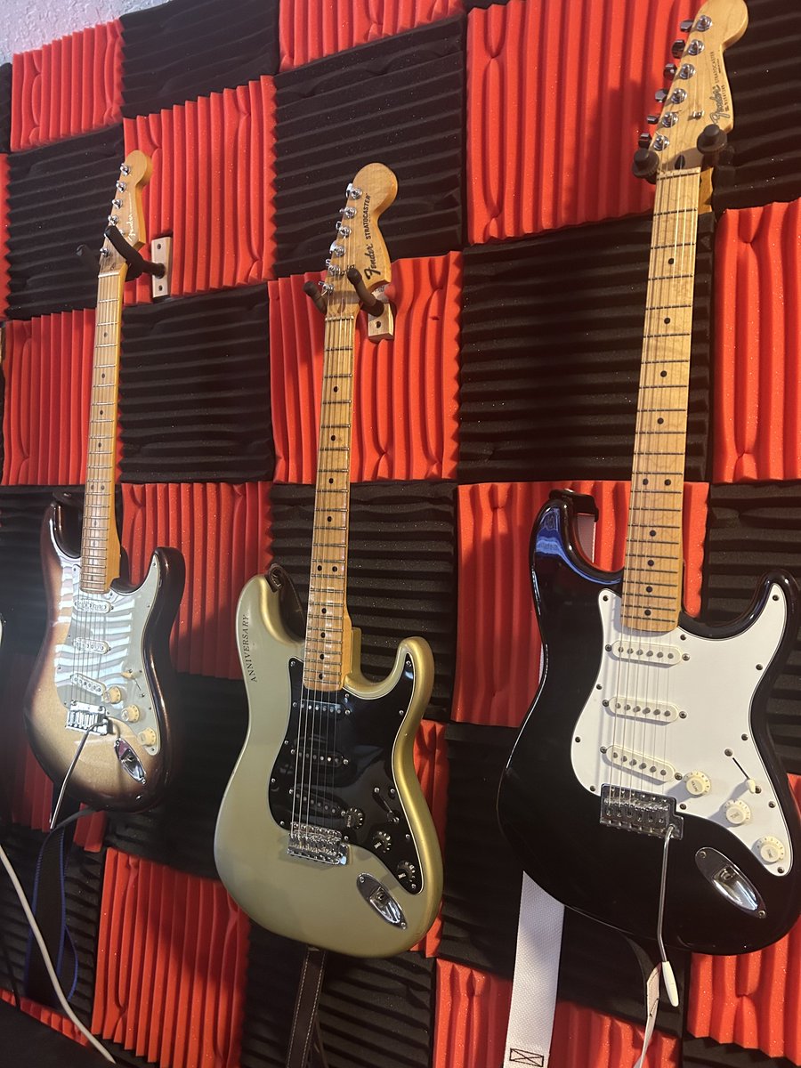 Guitarbizon tweet media