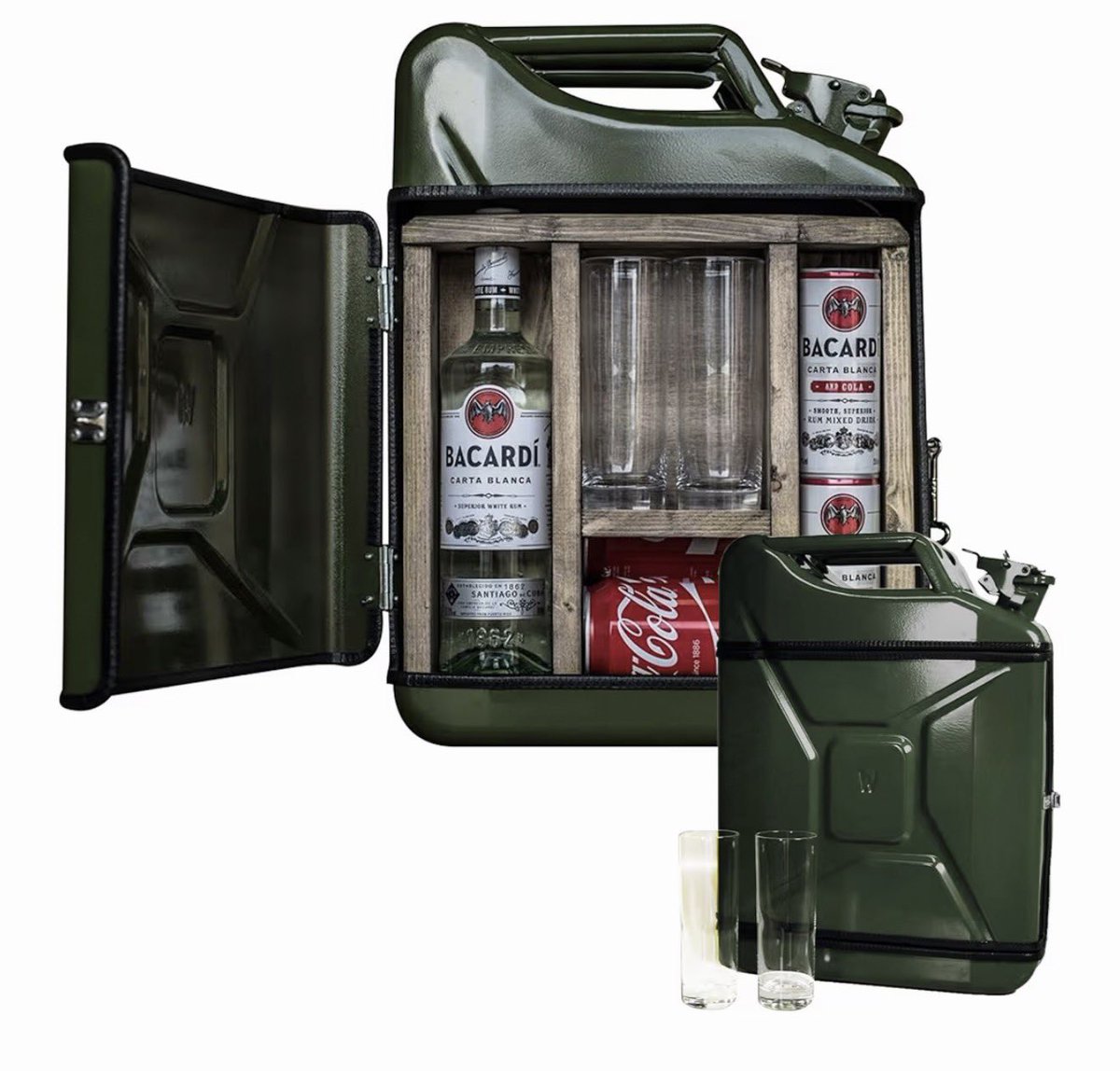 Piyanuch_Model's tweet photo. @MrGlobal2025 @MalcolmNance I am thinking converting my bar back to gas storage ⛽️ #jerrycan https://t.co/sk9w188oH6
