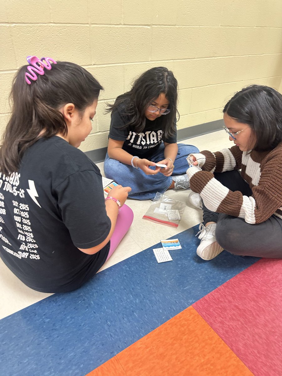 amandareardon_'s tweet image. Students became geologists today! 🪨🔍 Using scenario cards, they worked together to figure out which step they were seeing in sedimentary rock and fossil fuel formation. @NISDOtt #OttStars #OttWorldTour