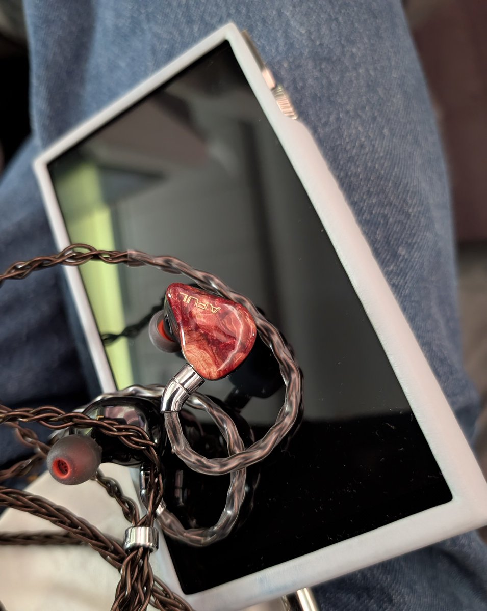 あいす tweet media