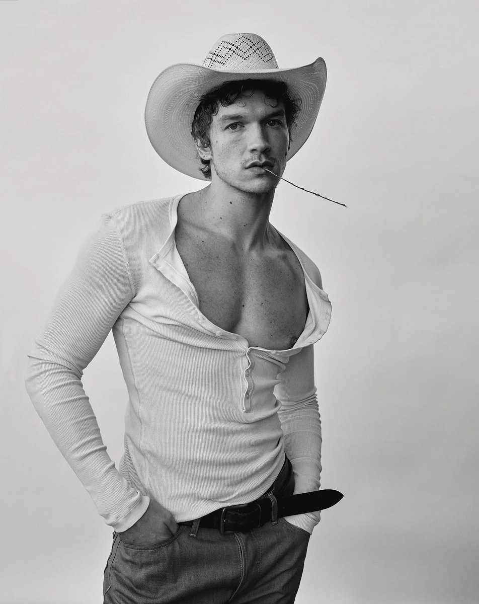 nat. 🪩 tweet media