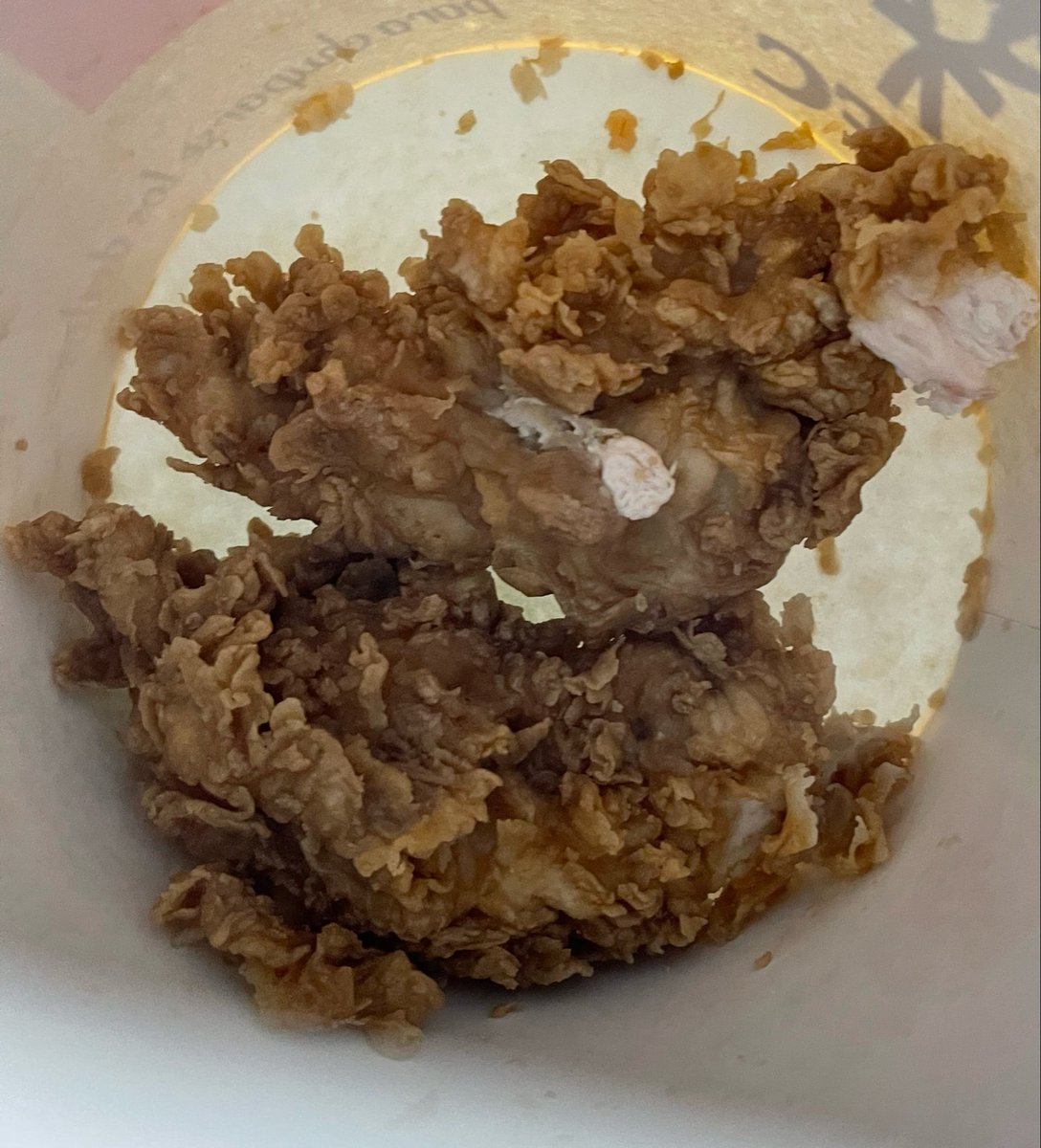 NoFilterReq's tweet photo. @KFC_MEXICO compré K-tiras hoy y están todas crudas, no tienen sabor y están arenosas. Que molesto que los de servicio tampoco te solucionen. https://t.co/KN6buHACnq