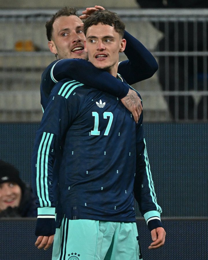 عمرو tweet media