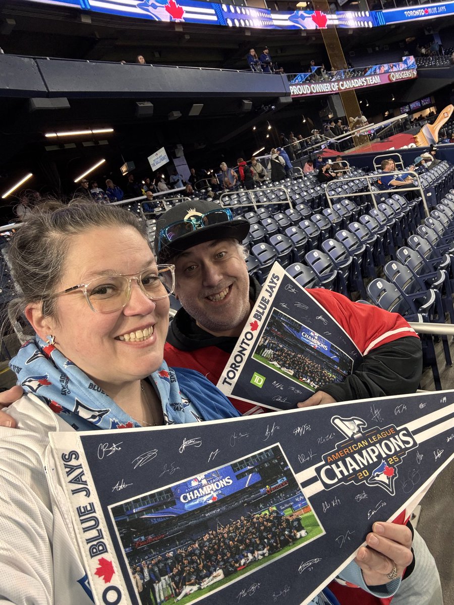 klsecret's tweet photo. Opening day, baby!! Let’s go, boys!!! @BlueJays #bluejays #jaysforever https://t.co/fsrw0V117J