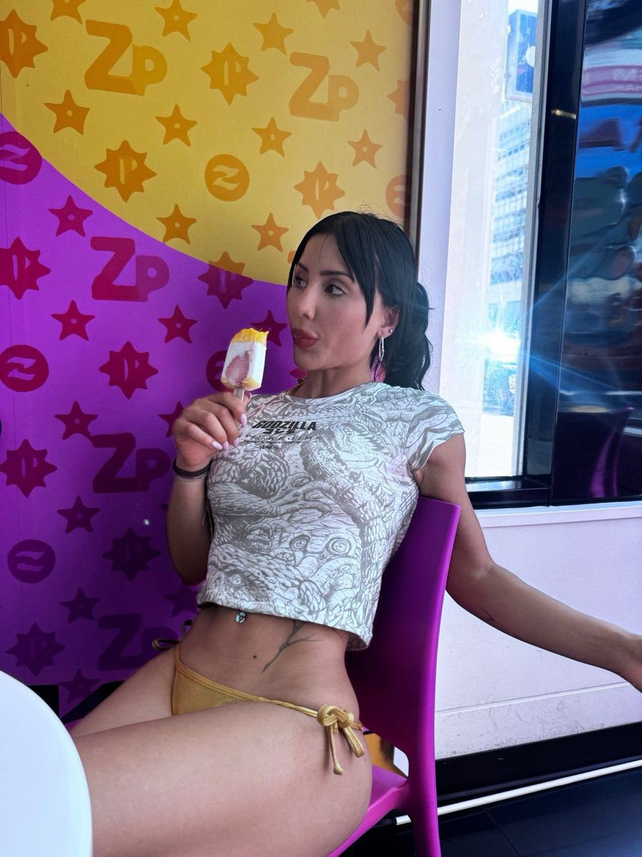 snackychann tweet media