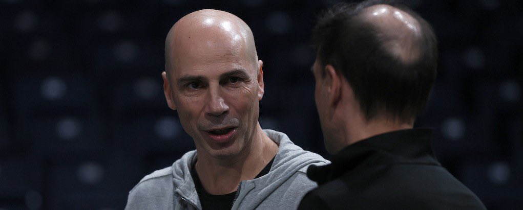 Сарадник Службе 2 (осветник) tweet media