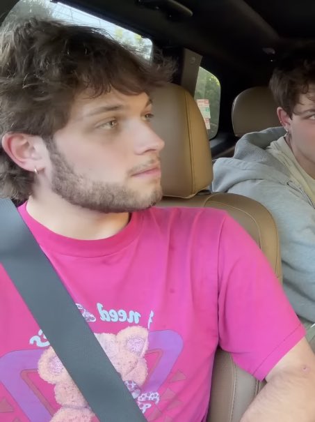 mattluvbot's tweet image. #period #slay #purr