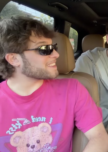 mattluvbot's tweet image. #period #slay #purr