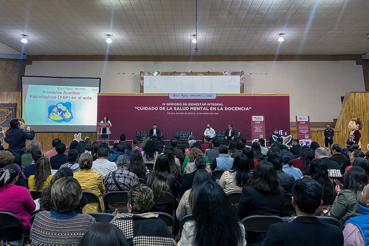 SeducEdoMex's tweet image. 📚 Durante el Simposio de Bienestar Integral impulsado por el @CONEBIedomex, presentamos la “Guía de Primeros Auxilios Psicológicos” para docentes que brinda herramientas de apoyo inicial, efectivo y ético a las y los estudiantes en los momentos de mayor vulnerabilidad. 💙