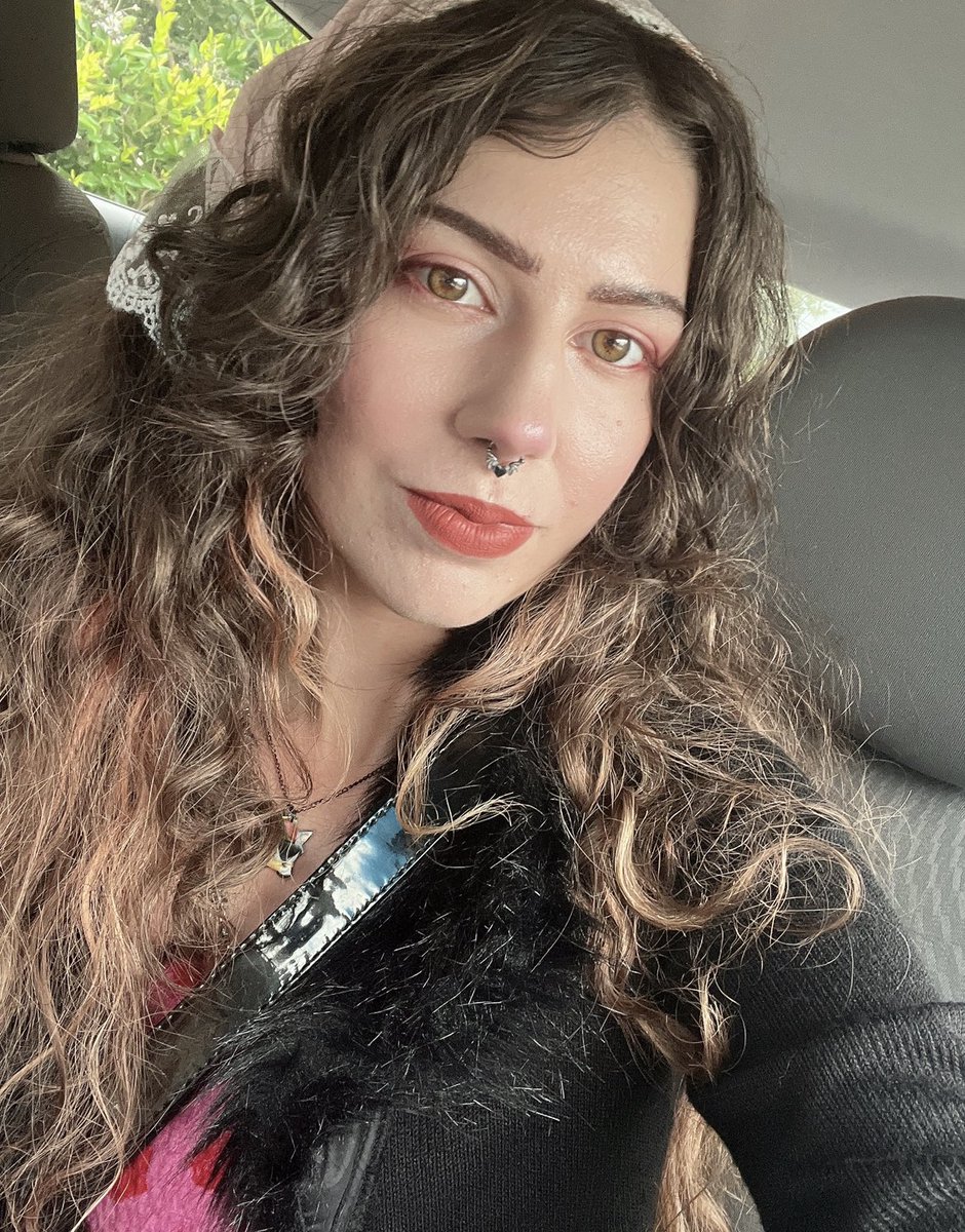 gillian🌛 tweet media