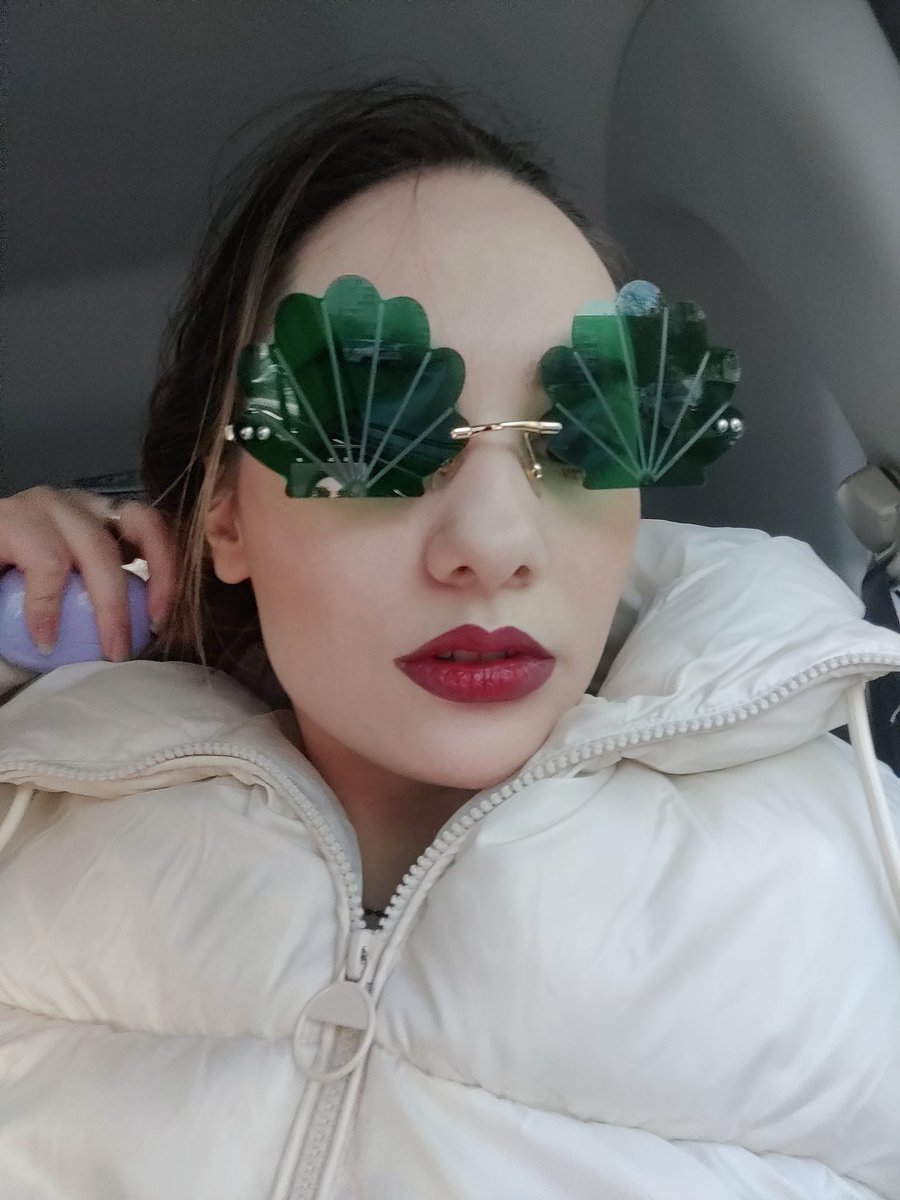 Имя не может быть пустым tweet media