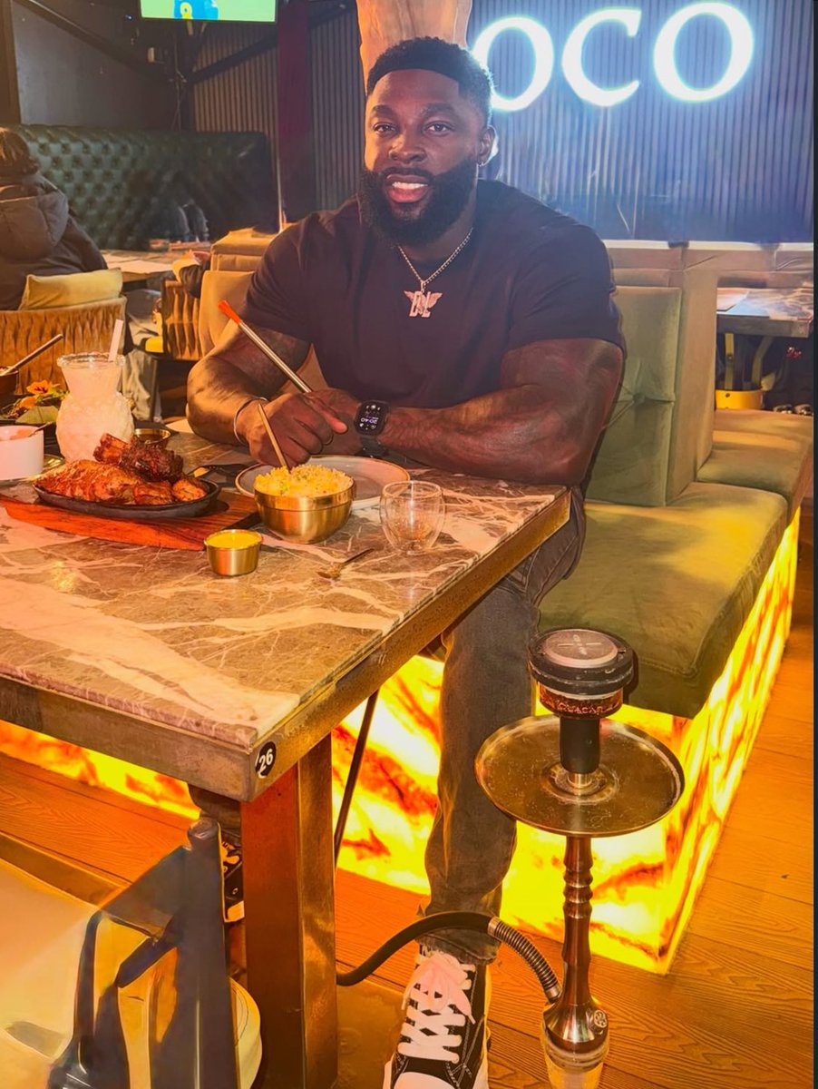 Rayvon101's tweet photo. Good Food &amp; Good Times🔥..

#FridayXtra https://t.co/EbG8kmhezf