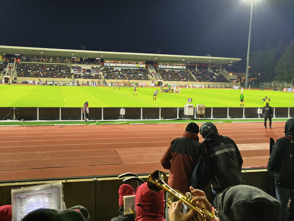 FlorentMejean's tweet photo. Ce soir j'étais présent au stade Georges Pompidou à Valence pour assister à la victoire du VRDR face à Oyonnax (40-21) 🏉 #Valence #ProD2 https://t.co/74h8tX83mL