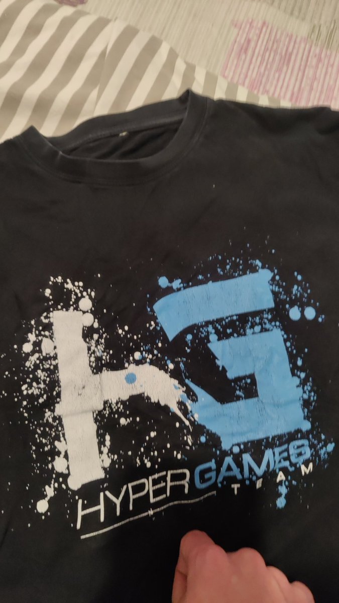 chikara_oni's tweet photo. @LowAnTV Moi dimanche avec le t-shirt de la team qui vas win le major https://t.co/nPCrCgdS4Z