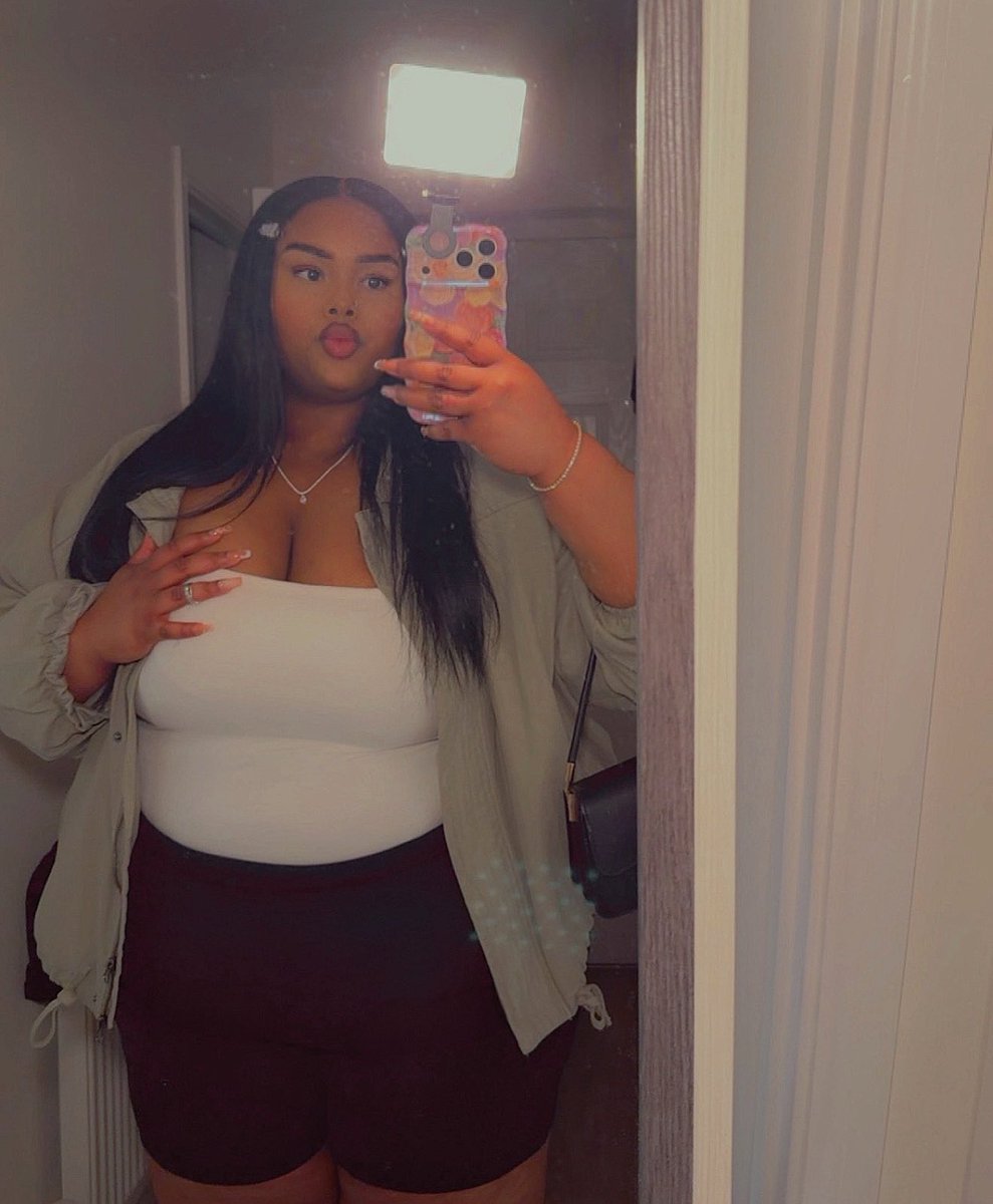 𝑫𝑶𝑴𝑴𝑬 𝑴𝒀𝑨 👸🏽🇬🇧 tweet media