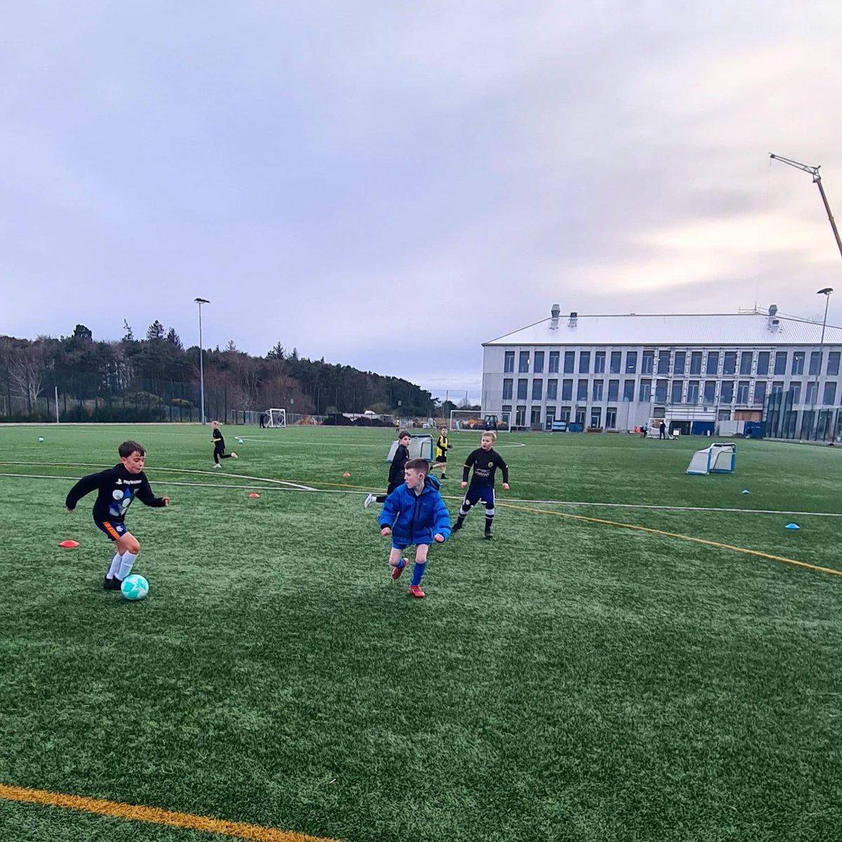NairnCCFC's tweet photo. We’ve been delighted to work with @networkrail to deliver football to our community U10 and U12 groups.

We train alongside the ABZ - INV main line, where our players are reminded of train speed regularly. 

A lost football is better than taking a risk! https://t.co/PJYSoA7d7R