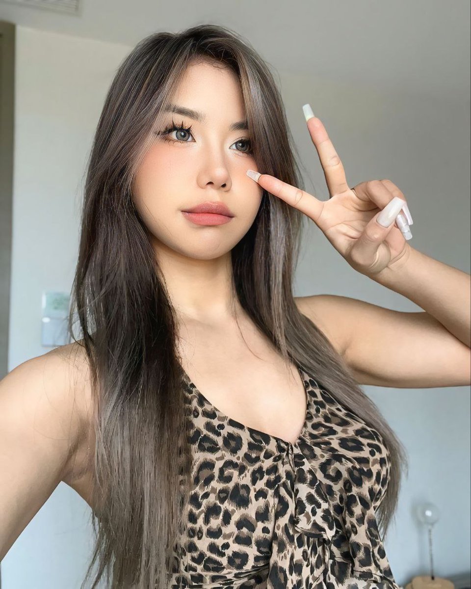 xihaneully's tweet photo. Hey @grok rate my face card😜 https://t.co/3Bpa3QvktL
