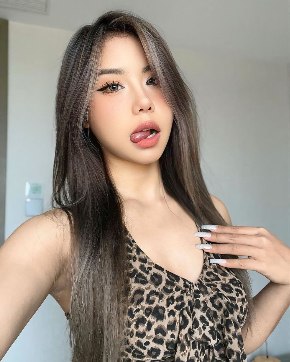 xihaneully's tweet photo. Hey @grok rate my face card😜 https://t.co/3Bpa3QvktL