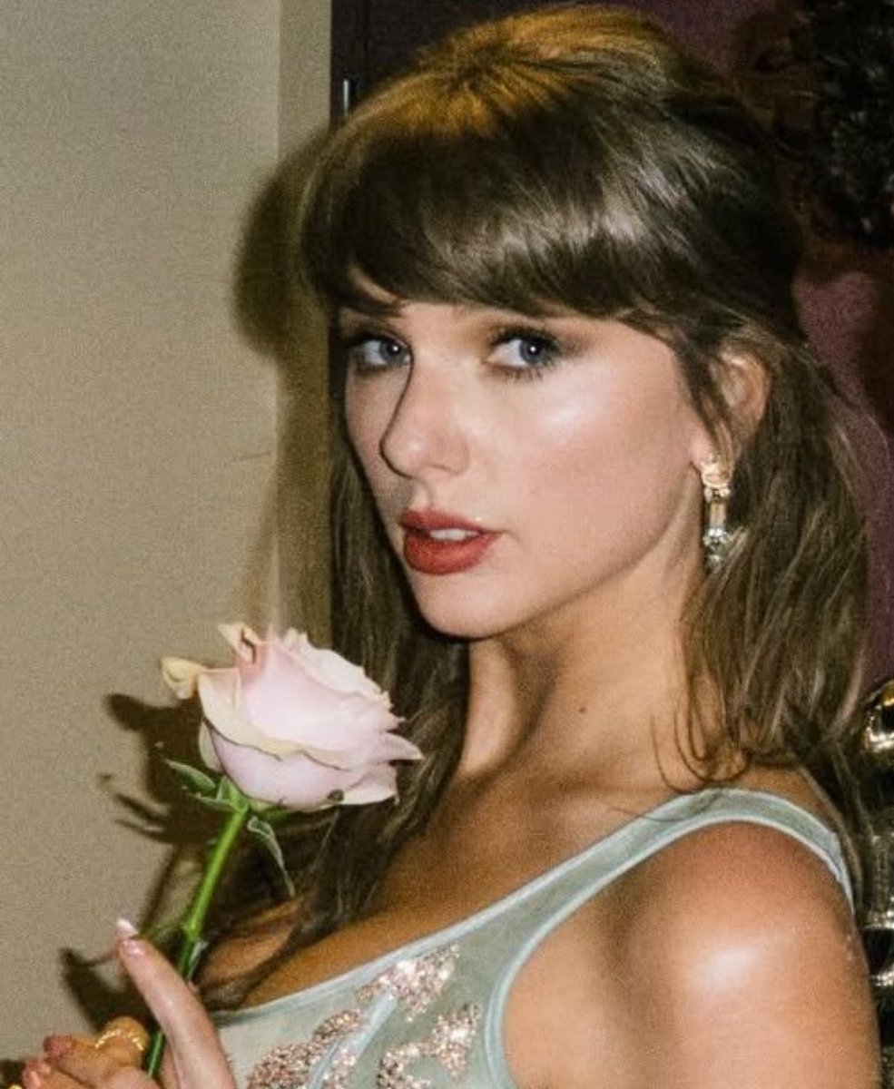 b⸆⸉💋 tweet media