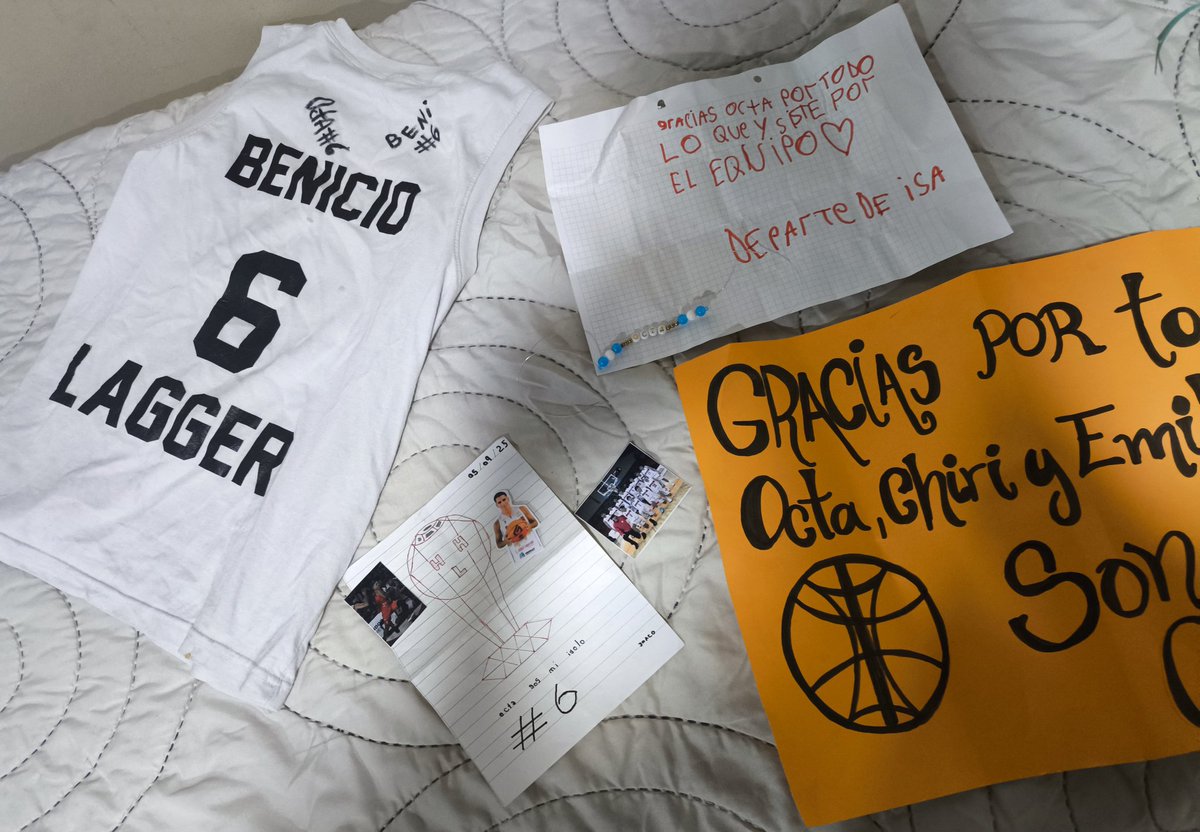 OctavioLagger's tweet photo. Dejando de lado lo doloroso de los resultados deportivos llevarse estos pequeños gestos y cariños es lo que a uno verdaderamente lo llena y le sigue dando más energías y fuerzas aún para seguir en este viaje 🏀 .

Agradecído ✨🙌🏽 https://t.co/hLNZmLi7Mh