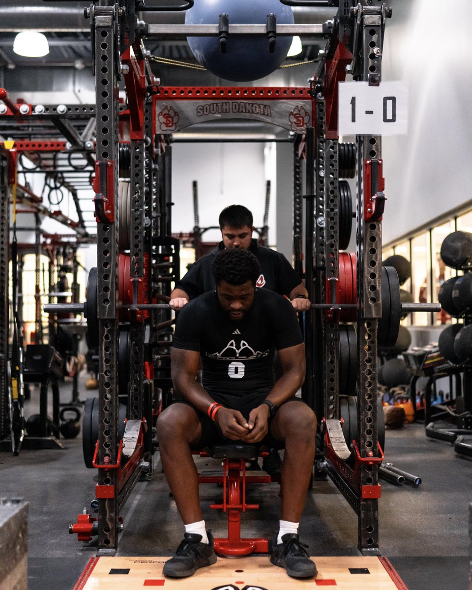 South Dakota Football tweet media