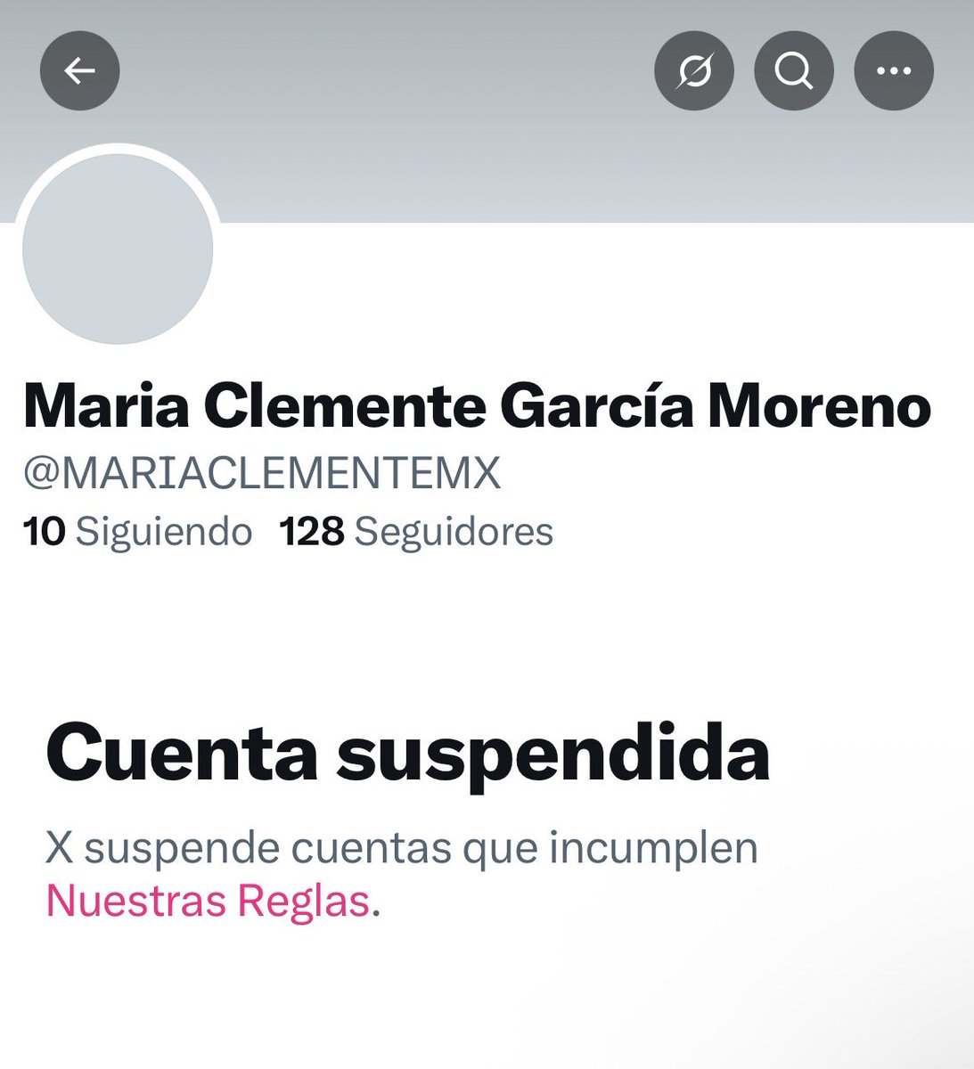 Laura 🌸 tweet media