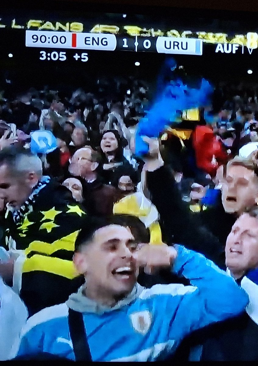 Lodeon 🟨⬛ tweet media