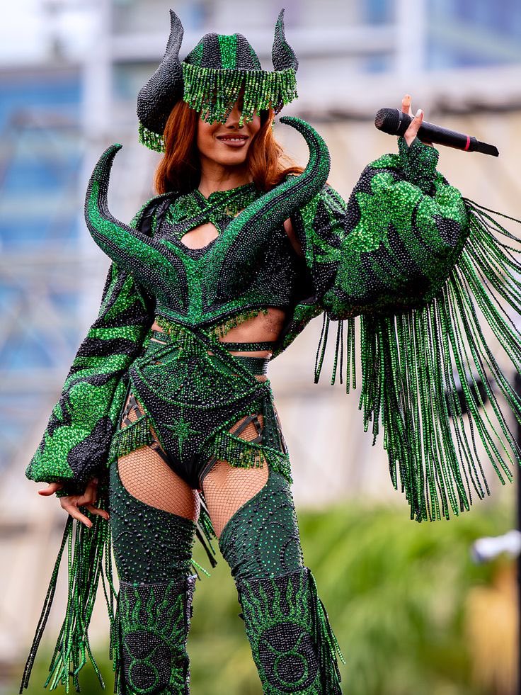 ÁLVARES CABRAL! Anitta é aclamada pela Billboard como uma das artistas brasileiras mais importantes no cenário global