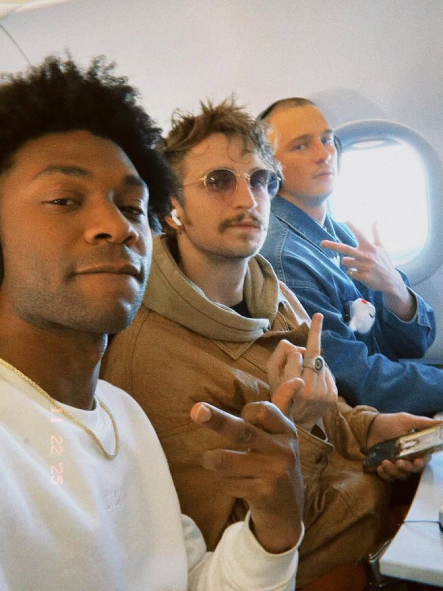 ⭐️🗝️🏹💋 tweet media