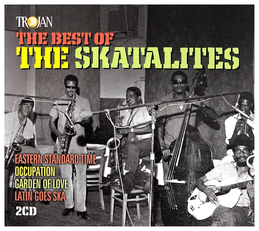 La escena del ska y reggae en Inglaterra alrededor de 1980 estuvo dominada por la segunda ola del ska (o 2 Tone), un movimiento que fusionó ritmos jamaicanos rápidos con la energía del punk y una estética racialmente integrada.