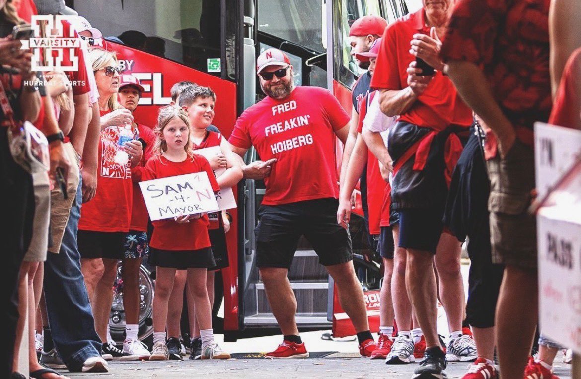 joshdurite's tweet photo. That guy looks familiar! GBR @CoachHoiberg I need an autograph. https://t.co/i8gBU4jBmx