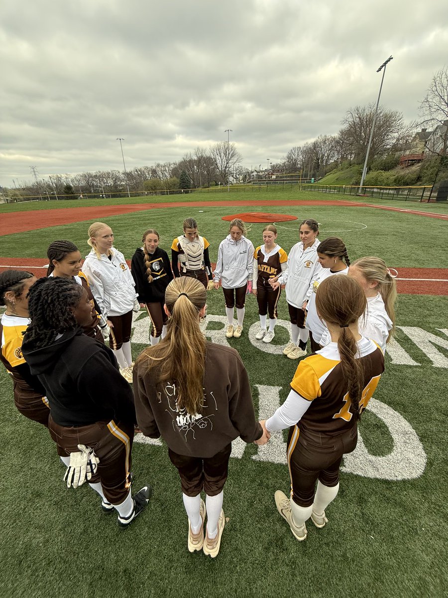 Roger Bacon Softball tweet media