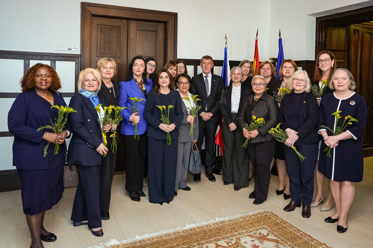 Embajada de España en República Checa tweet media