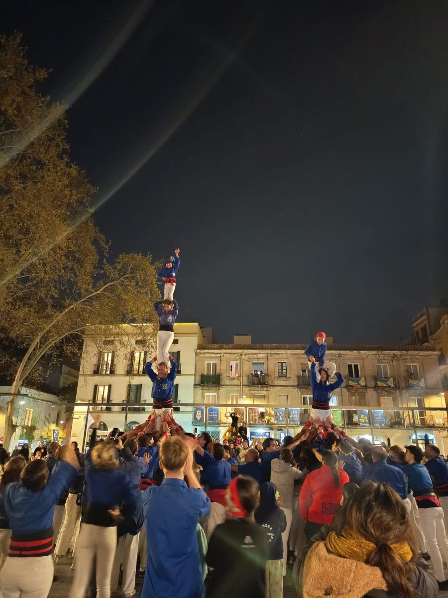 Castellers de la Vila de Gràcia tweet media