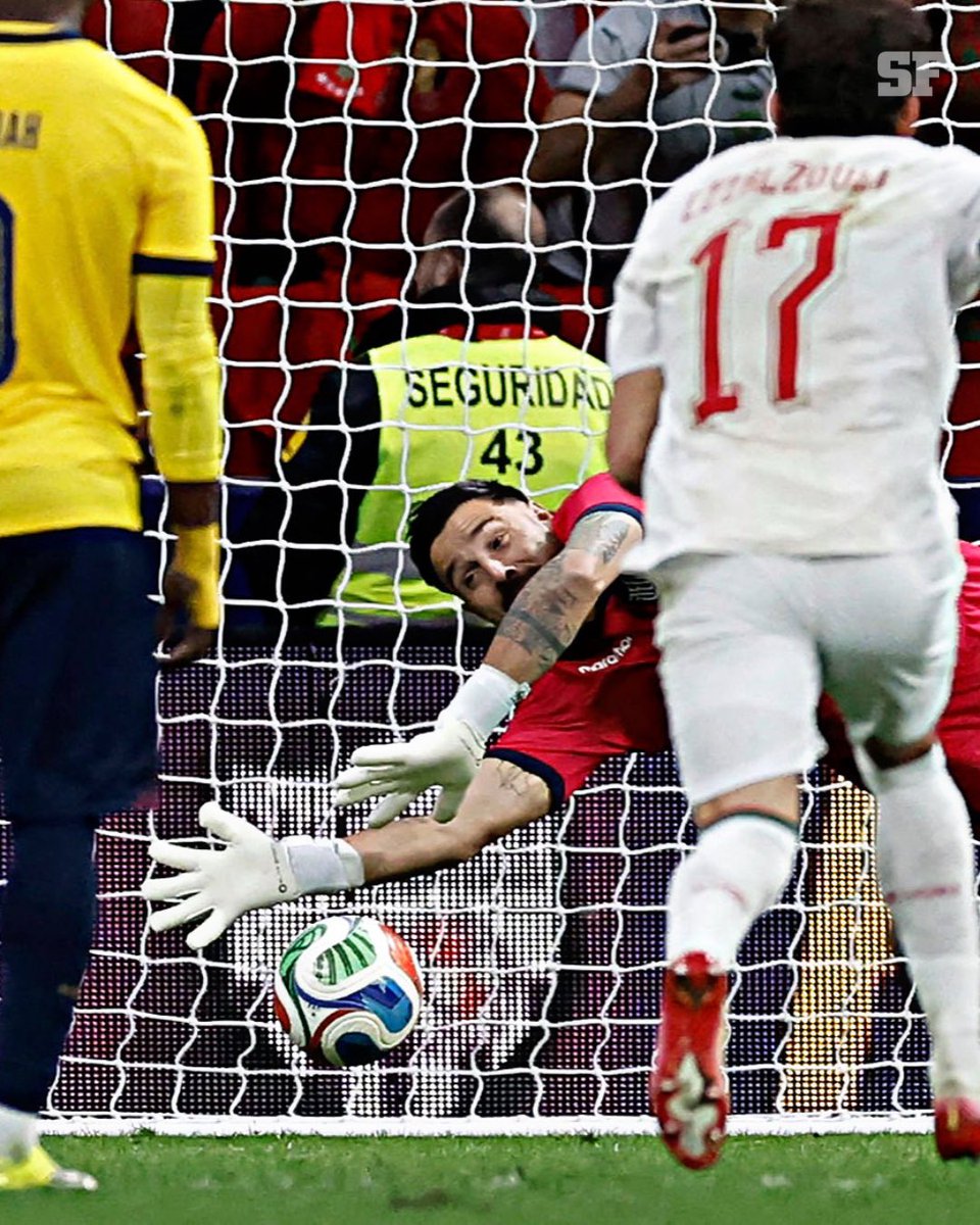 La POSTAL del encuentro. El penal atajado de Hernán Galíndez ante Marruecos.

QUÉ PORTERAZO TENEMOS. 🇪🇨🧤