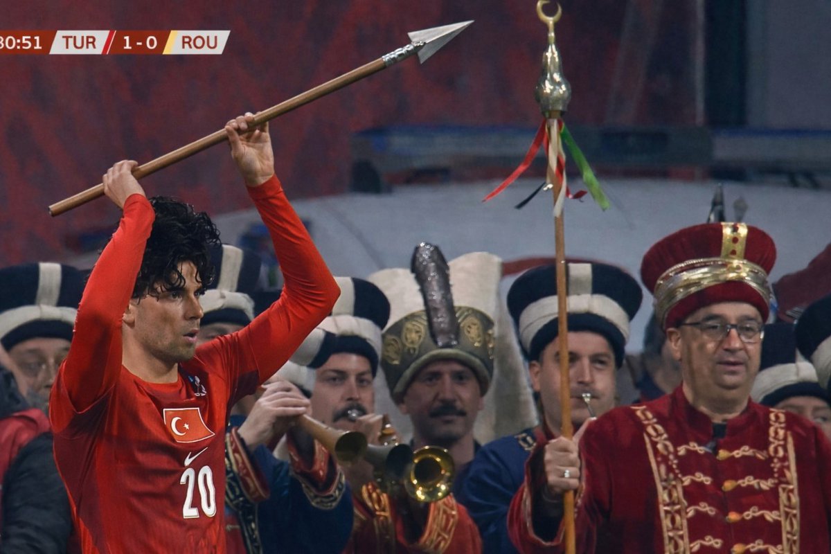 🔞Galatasaraylı🦁 (@gsmebusaan) on Twitter photo 