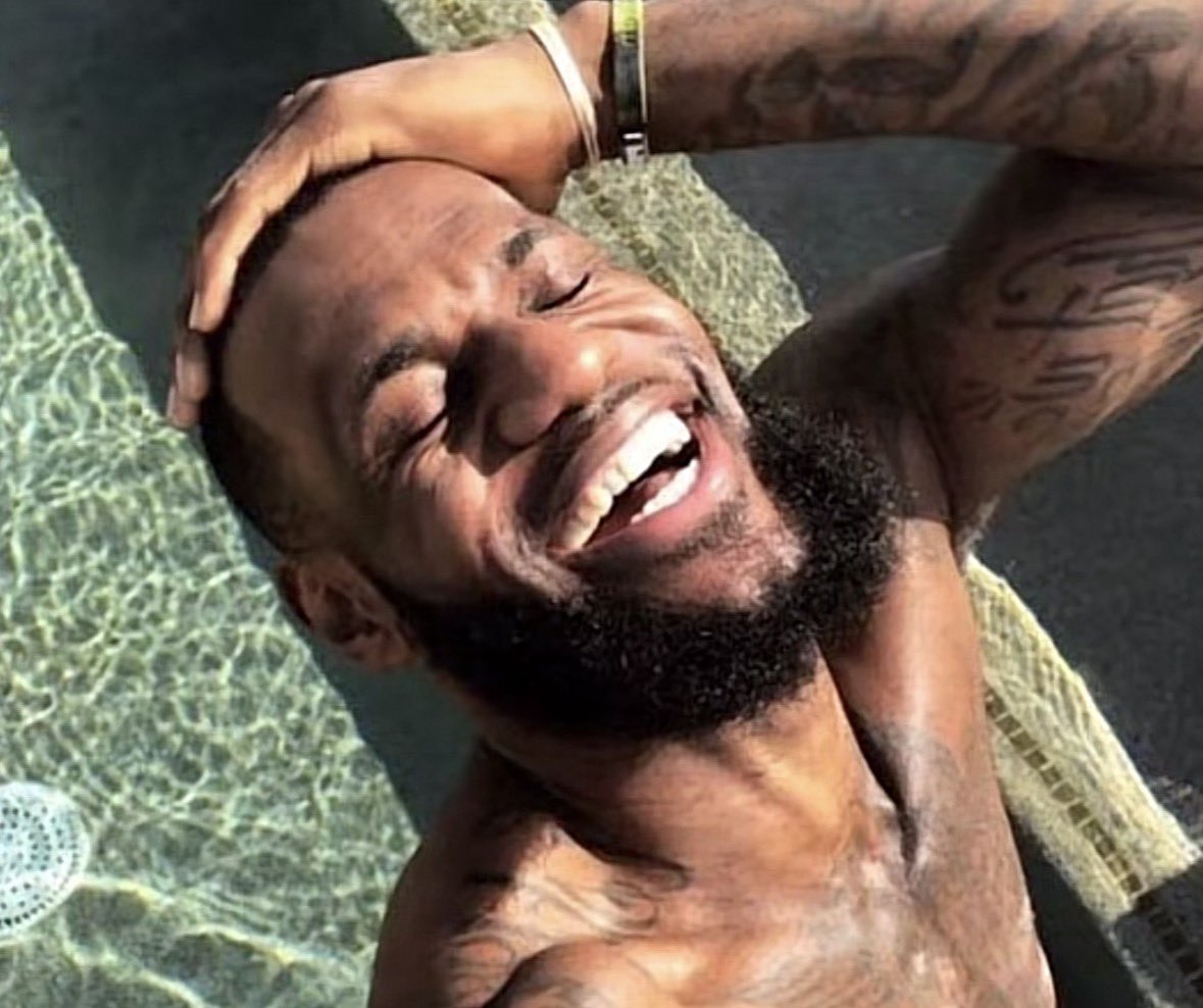 val ʚïɞ tweet media