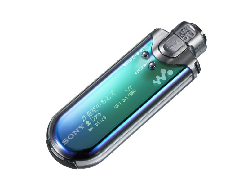 slow_serow's tweet photo. 散々擦られた話ですが、今ニーソ（一般的にはSONY）に求められていのは、この手のデザインのWALKMANを高音質化して現代スペックにしたヤーツではないでしょうか
It's a ニーソ https://t.co/tHtPSulTzR