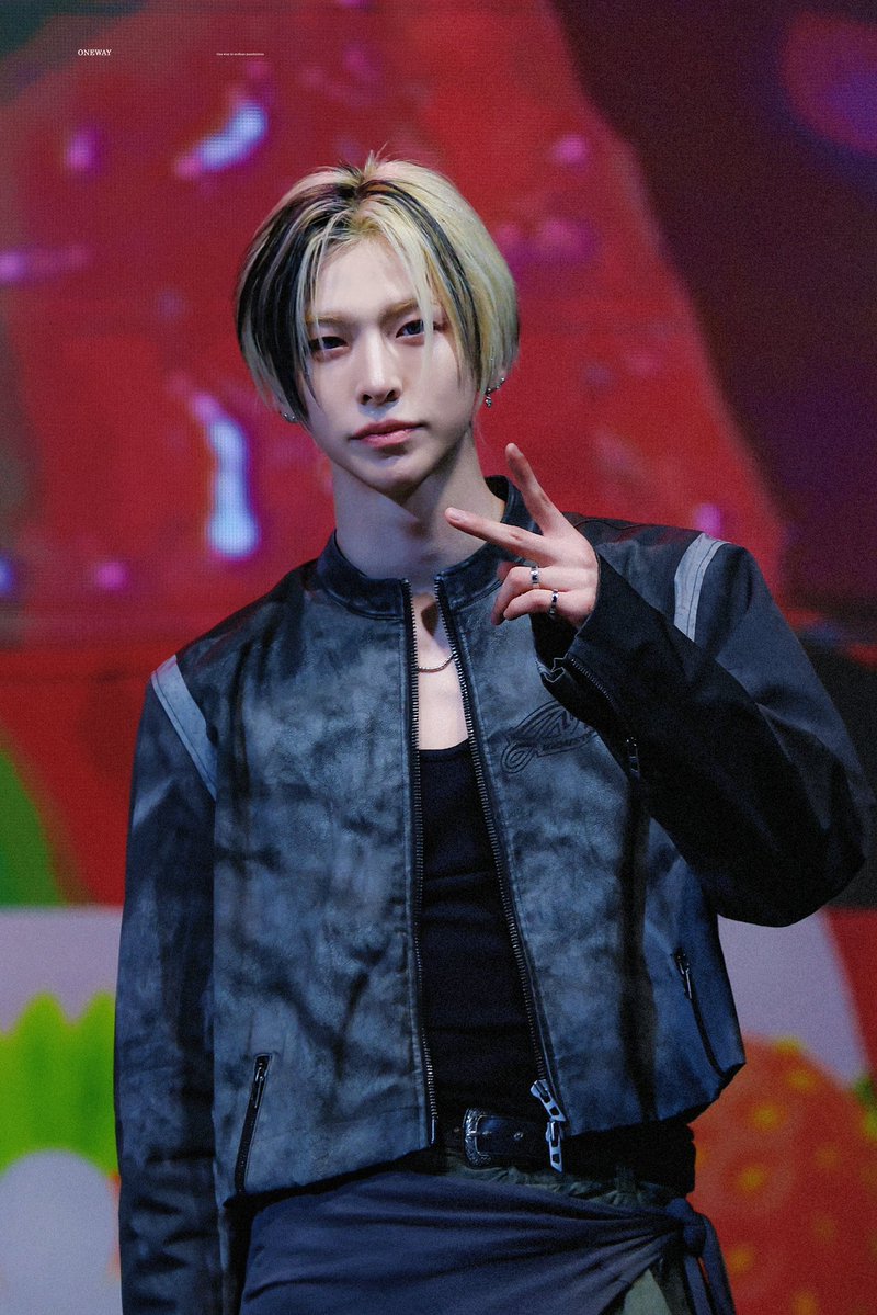 𝐎𝐍𝐄𝐖𝐀𝐘 tweet media