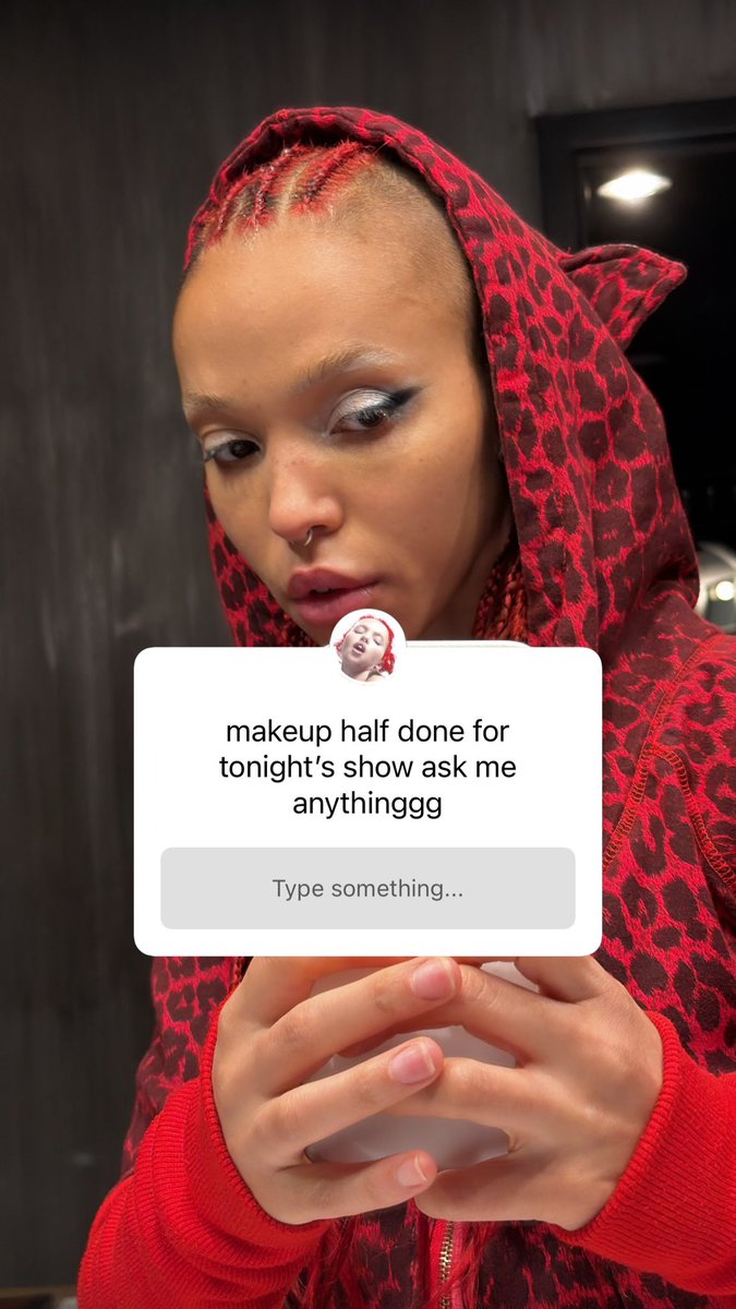 FKA twigs updates tweet media