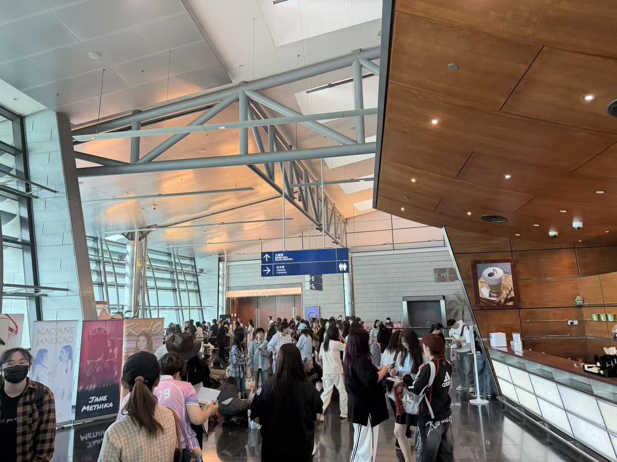 Luce_sssssssp🩵🍦🦖 tweet media