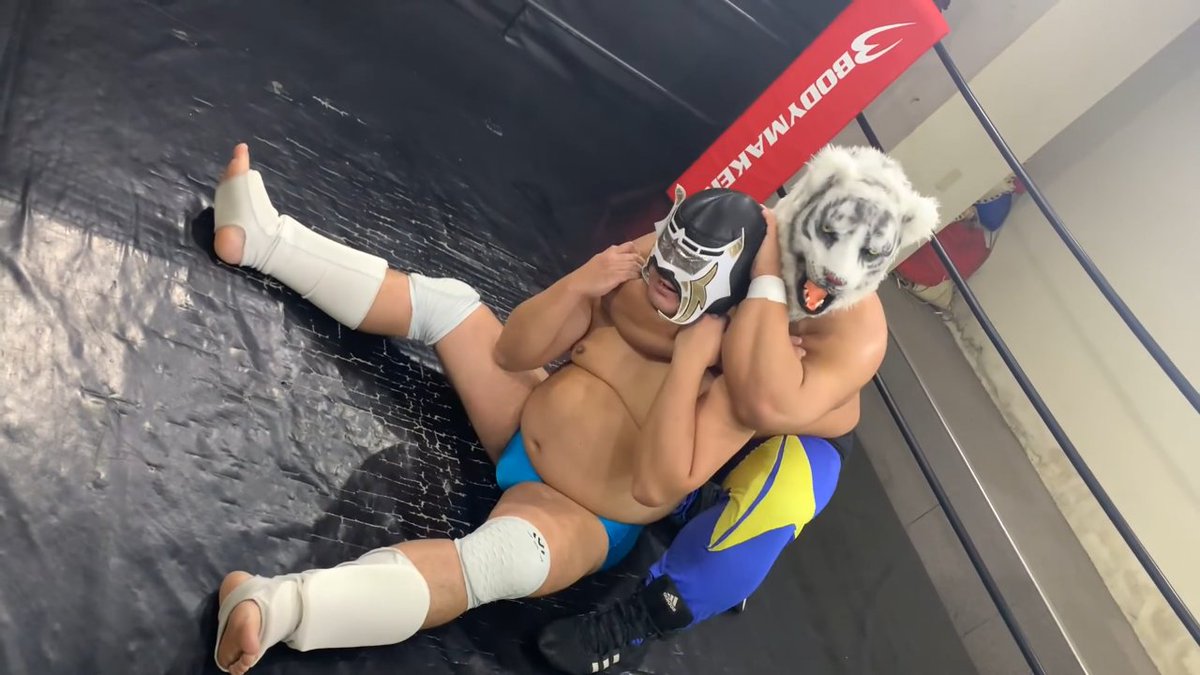 岩頭岩 tweet media