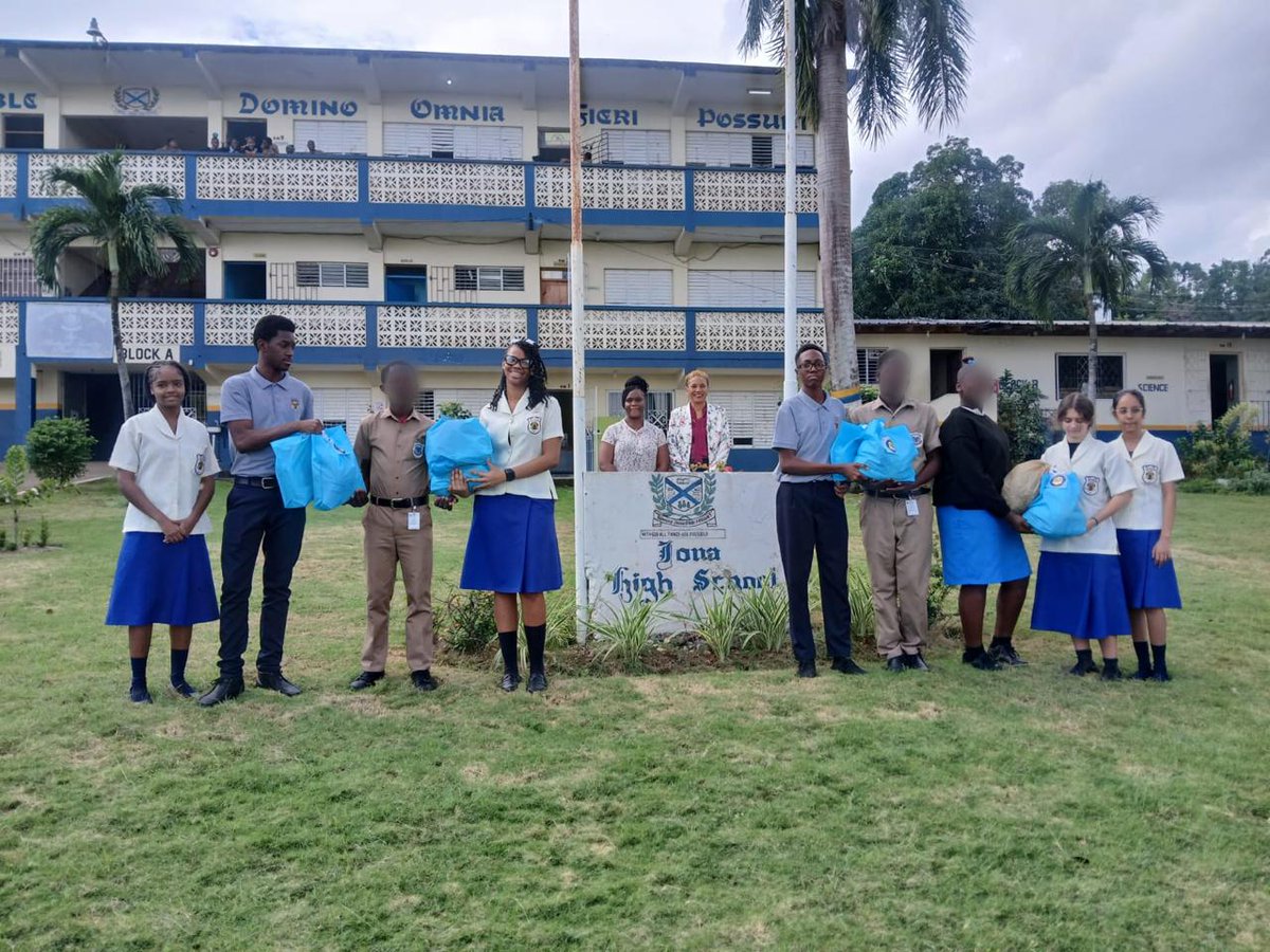 NYFDF's tweet photo. Gratitude Abounds as Operation GRACE visits Iona High School

“ We become neighbors when we are willing to  cross the road for one another.” 
Students of NorthGate High School (NGH) and volunteers of (NYFDF) visited Iona High School. #OperationGrace https://t.co/cwqkNPPNgA