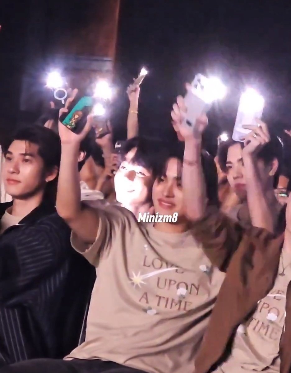 เฮียหมู tweet media