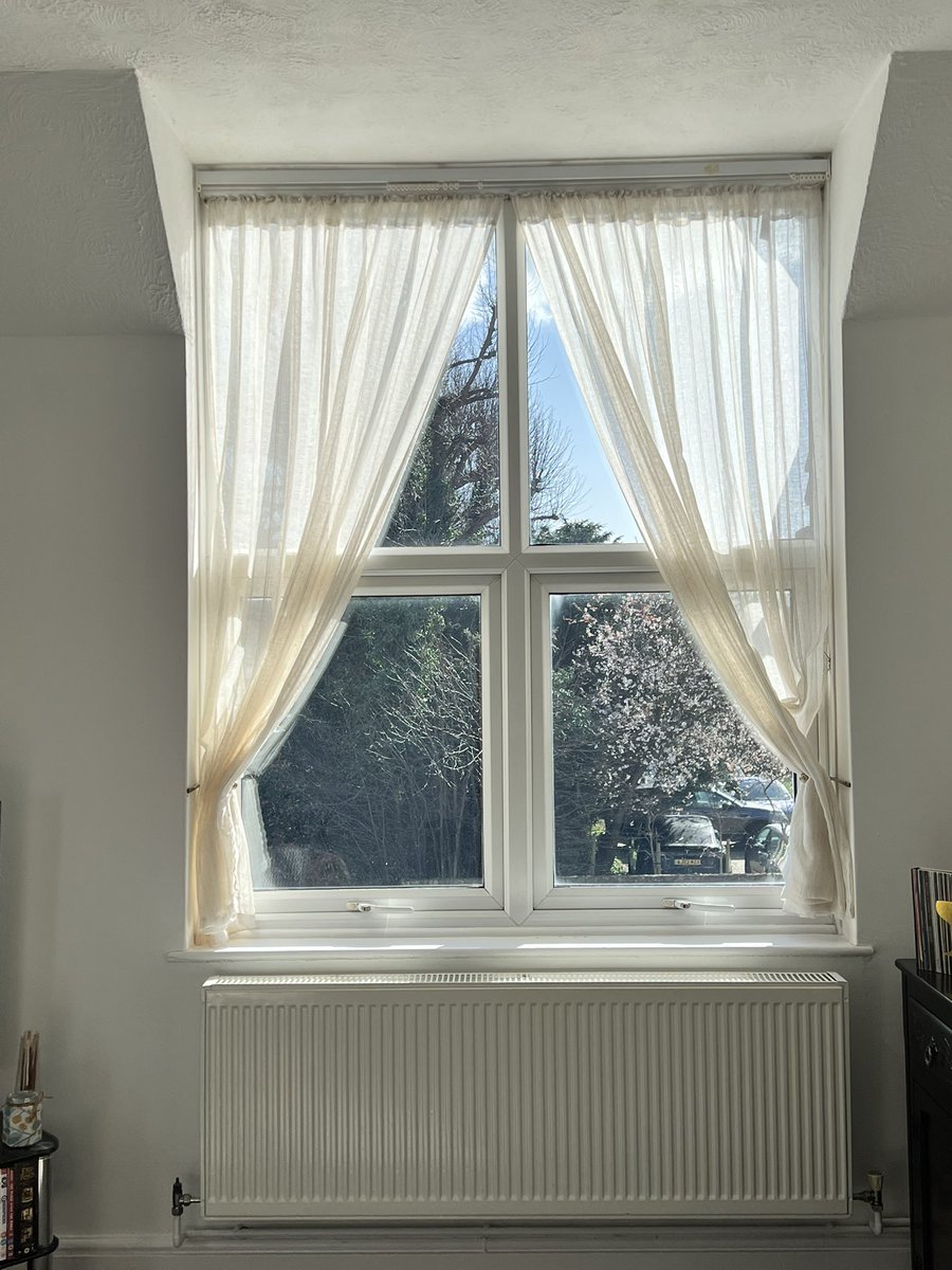 mattrhill's tweet photo. making my new flat look pretty https://t.co/YJGdODk0Pe
